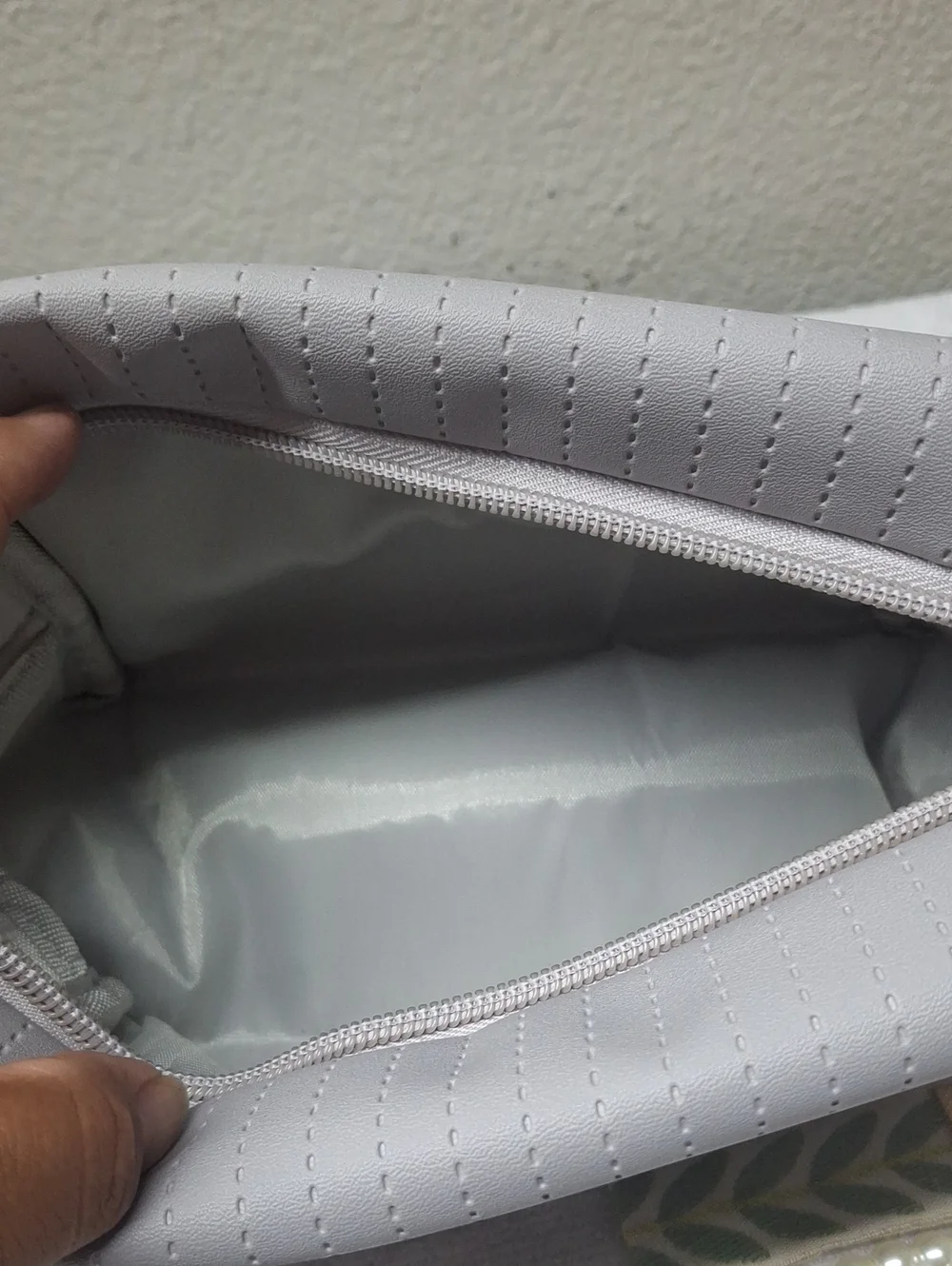Totemica Essentials by Ana Patricia Cosmetic Makeup Bag Grey NWT